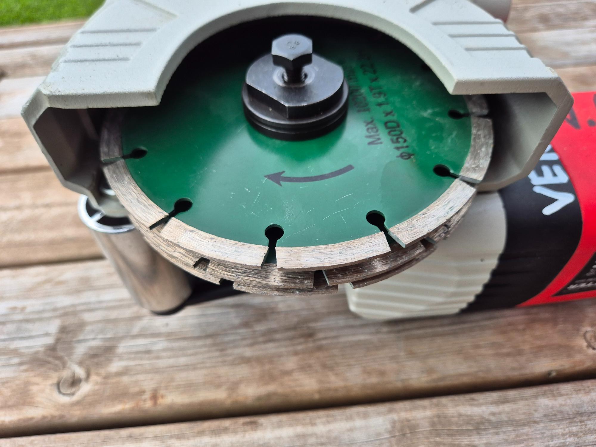 Plasser blad med ønsket mellomrom (chims) for ønsket bredde på sporet